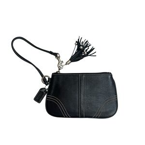 Coach Black Vintage Y2K 2000’s fashion Small Leather Zip Wristlet Pouch